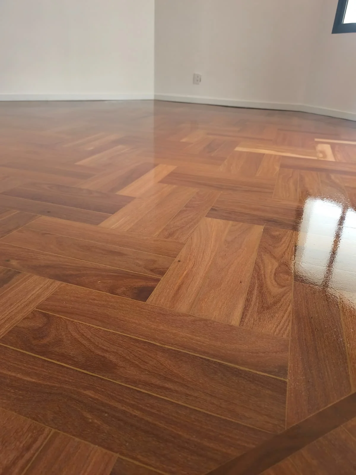 Quanto custa raspar piso de madeira?